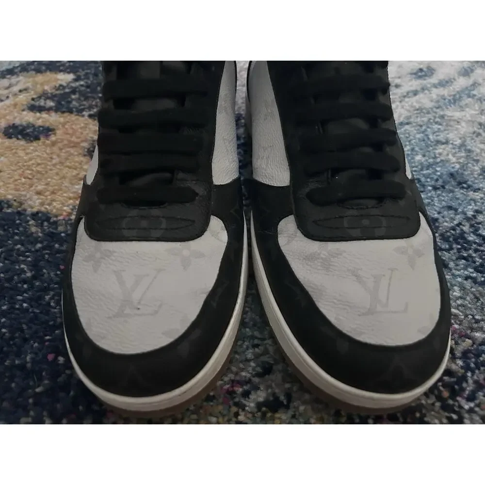 AUTHENTIC LOUIS VUITTON RIVOLI TRIPLE MONOGRAM SNEAKERS LV SZ 9(fits USA 10)